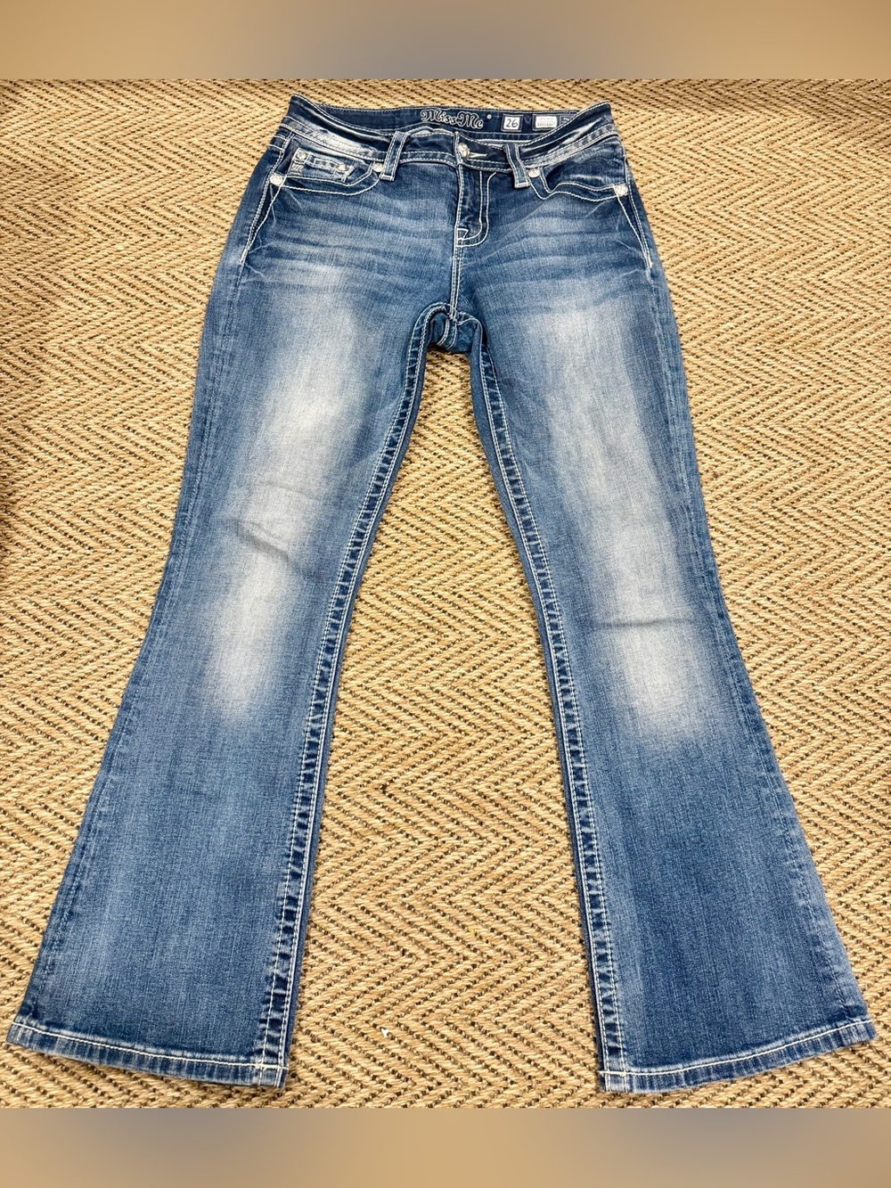 Miss Me mid rise easy boot size 26 Women's Bootcut Jeans